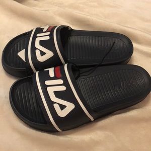 NWT Navy Fila Slides